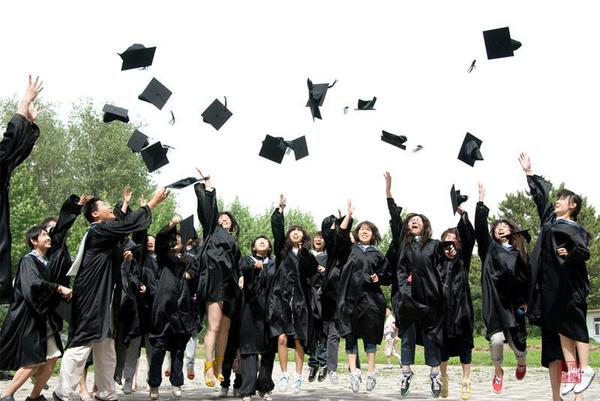“我的大学”版配图 贾宁摄