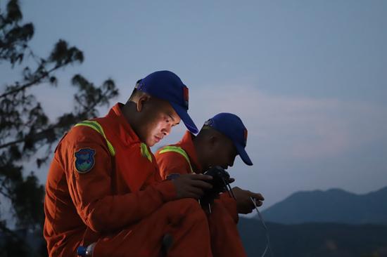 与大象一起翻山越岭的110余天