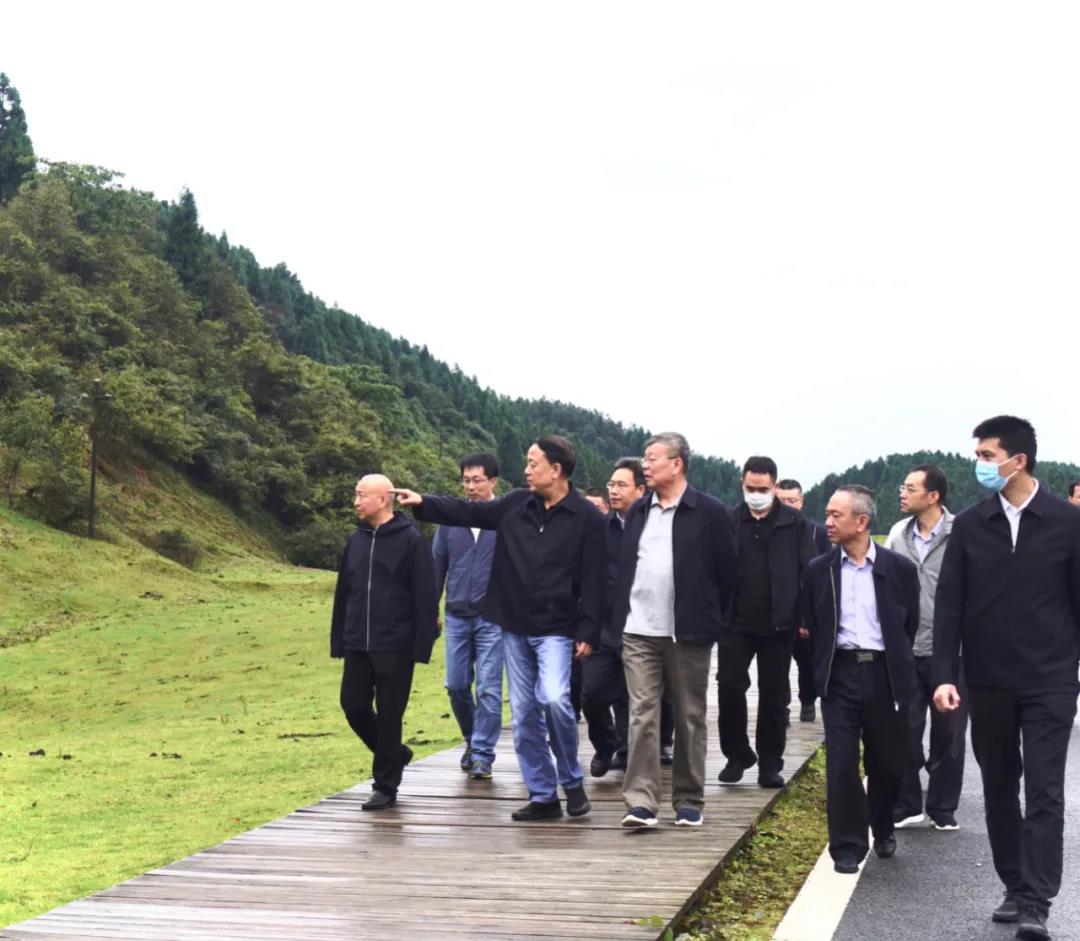 武维华率队赴重庆调研“武陵山区草地资源保护”