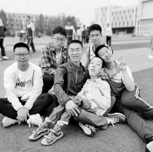 邢益凡和同学们。 受访者供图