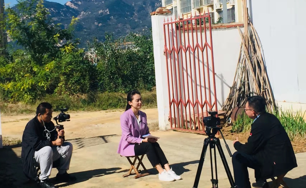 人民政协报·人民政协网 “泰山协商”系列报道采访现场