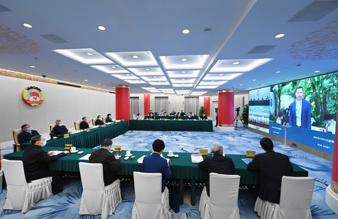  全国政协召开网络议政远程协商会  围绕“全面加强新时代中小学劳动教育”协商议政 汪洋主持