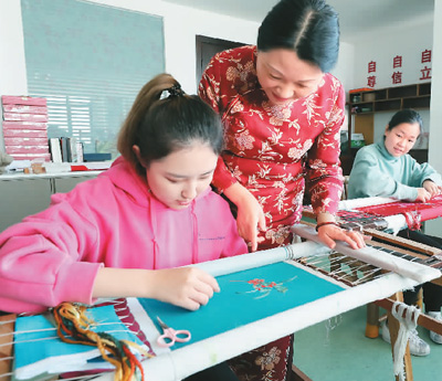 人民网