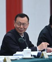 全国政协副主席，民盟中央常务副主席陈晓光作主题发言
