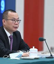 全国政协委员，民革广东省委会副主委，中山大学国际金融学院企业国际化与公司治理研究中心主任兼企管系主任吴培冠：全社会共同努力提高未成年人心理健康水平