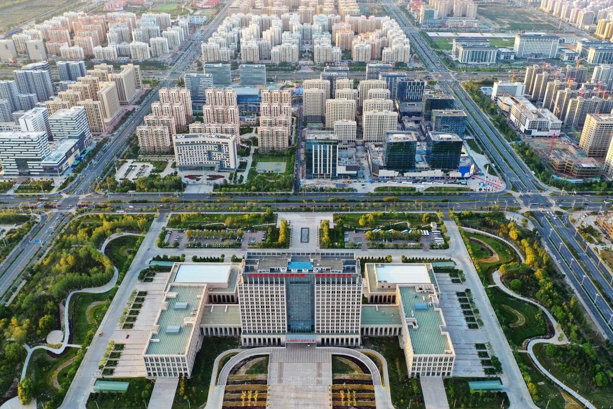 港澳委员看甘肃丨陈晓平：从“学习跟跑”到“示范领跑”兰州新区凤凰腾飞