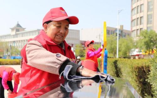 王兰花参与志愿服务（受访者供图）