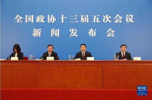 3月3日，全国政协十三届五次会议新闻发布会在北京举行，大会新闻发言人郭卫民向中外媒体介绍本次大会有关情况并回答记者提问。新华网记者 焦鹏 摄