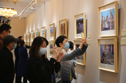 定格民族团结“美丽画卷”(952979)-20220316082539