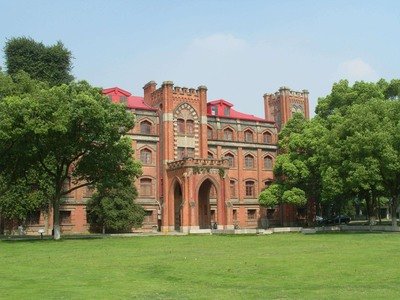 服务大学生就业“五位一体”