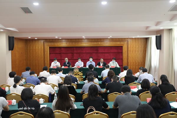 重庆新专联召开传达学习全国两会精神会议