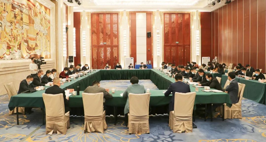 尔肯江·吐拉洪强调构建“亲清”政商关系 以政府有为推动市场有效