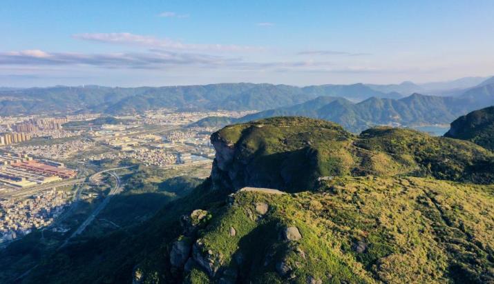 五虎山上春意浓
