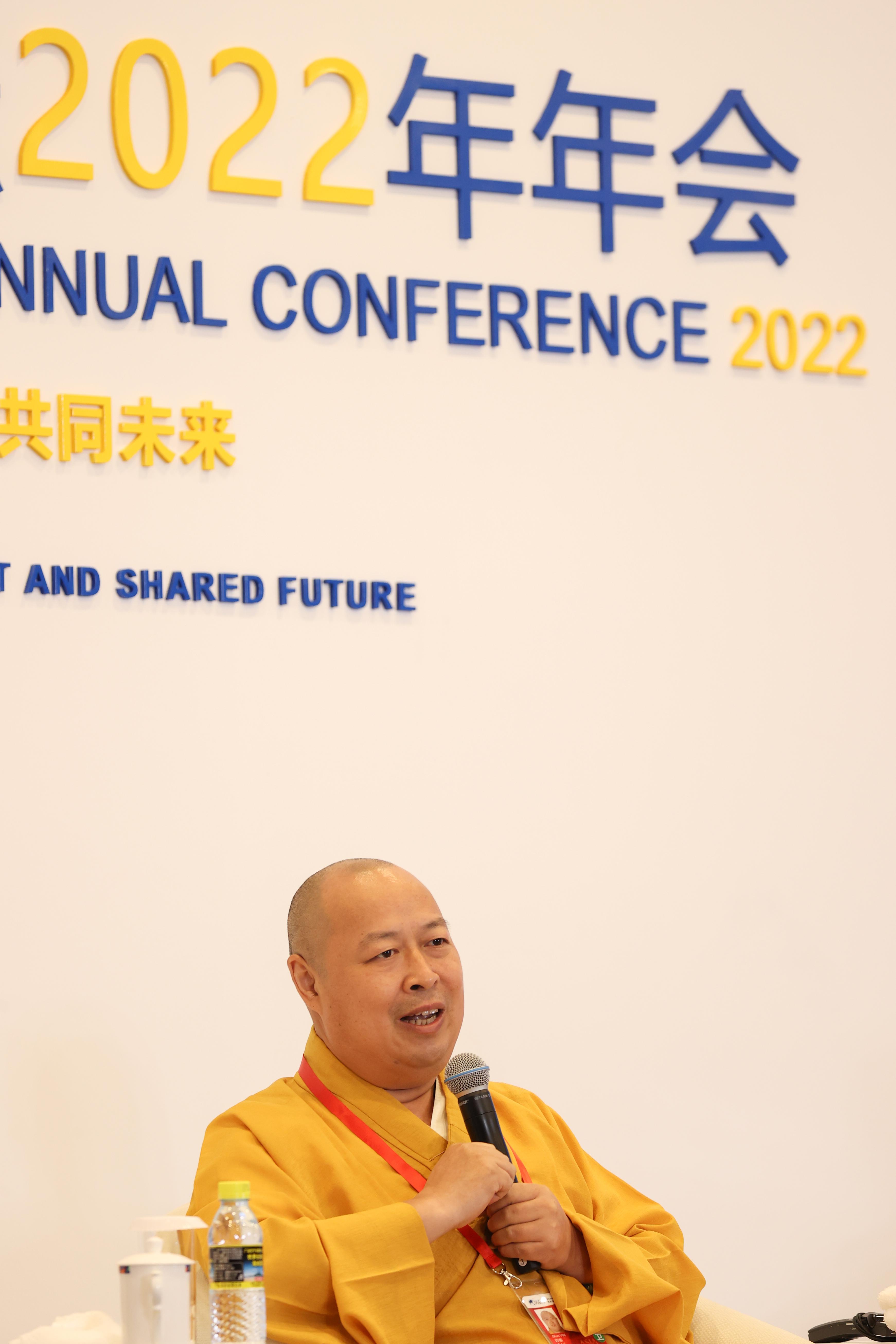 走出去、请进来与不同宗教、不同文明开展交流对话