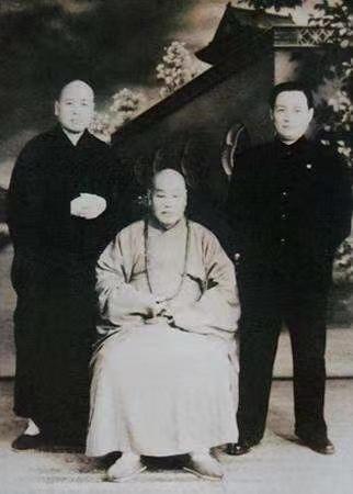 圆瑛大师（中）与高足明暘法师（左）、赵朴(1109149)-20220531165821_爱奇艺