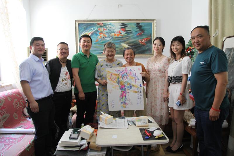 民革芜湖市文艺支部端午节走访慰问老党员