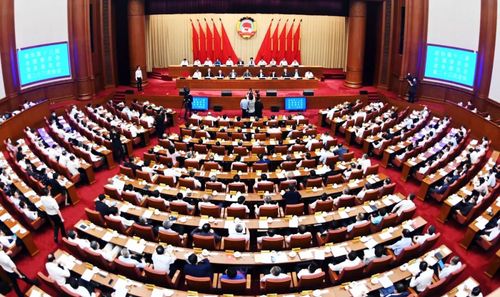 政协第十三届全国委员会常务委员会第二十三次会议24日在京闭幕，会议以“坚持实施就业优先政策”为主题协商议政。中共中央政治局常委、全国政协主席汪洋主持闭幕会并讲话。人民政协报·人民政协网记者 贾宁 摄2
