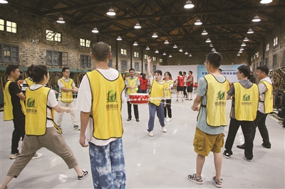 tjb0825002_004_01_b