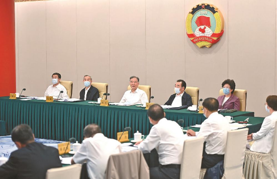 全国政协召开双周协商座谈会 围绕“促进各民族广泛交往交流交融，加强中华民族共同体建设”协商议政