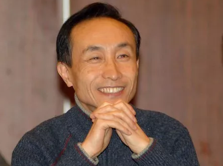  巩汉林：紧跟时代 永葆青春