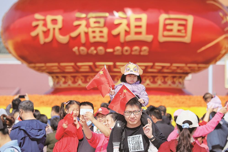 劳动教育助力强国一代精神饱满向未来