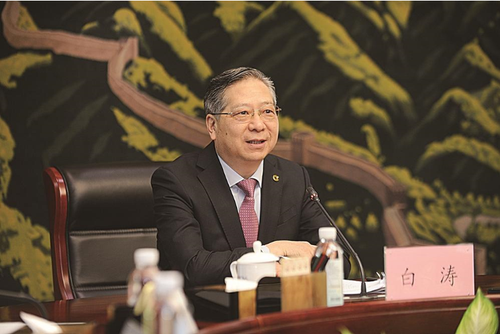 白涛 党的二十大代表，中国人寿集团党委书记、董事长