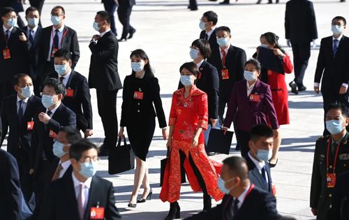 △代表抵达会场。人民政协报·人民政协网记者 齐波 摄