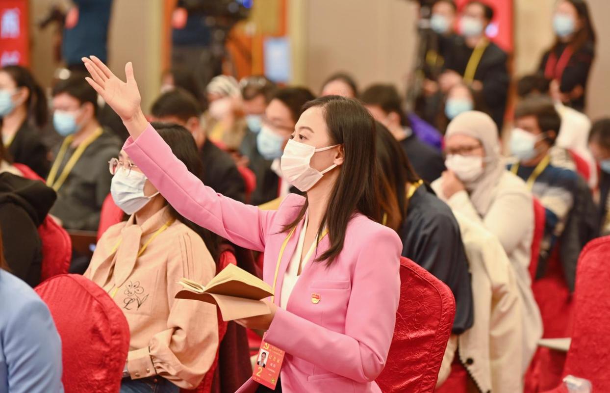 二十大新闻中心举行第三场记者招待会