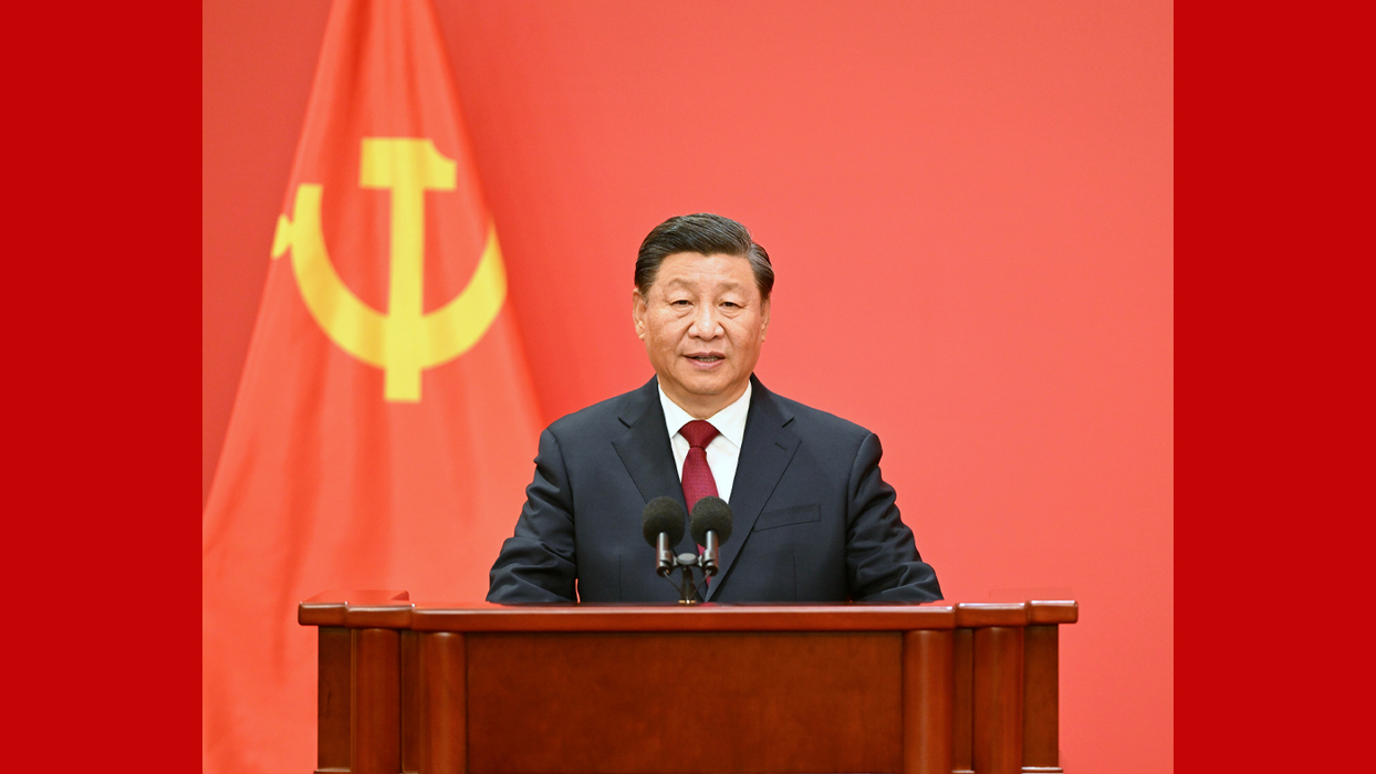  习近平等二十届中共中央政治局常委同中外记者见面