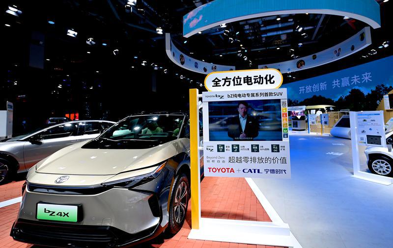 第五届进博会汽车展区，90%展车为新能源汽车