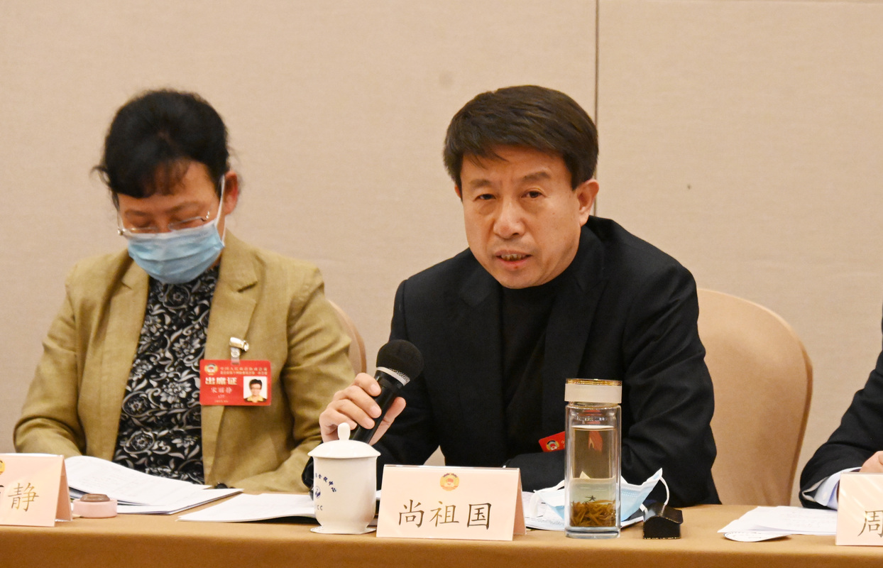 工会界委员议政瞬间