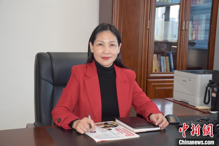 全国人大代表曾旭晴：呼吁家校社协同呵护青少年心理健康
