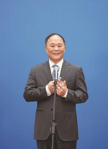 李书福