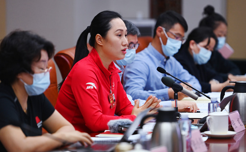 体育界别小组会上，政协委员张虹就“深化体(1824106)-20230307085348