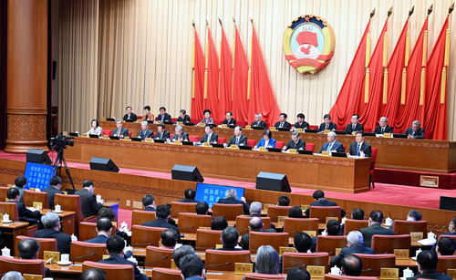 （两会）全国政协十四届常委会第一次会议闭(1938536)-20230313230909