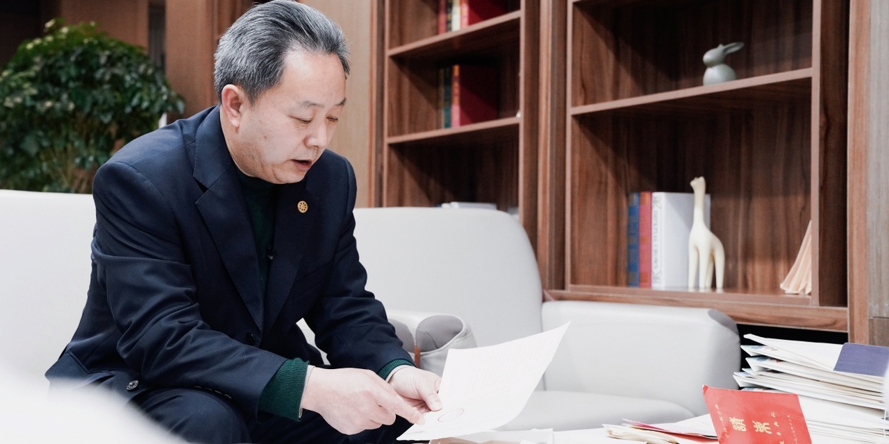 韩腊柱：见证时代变迁的数万张请柬