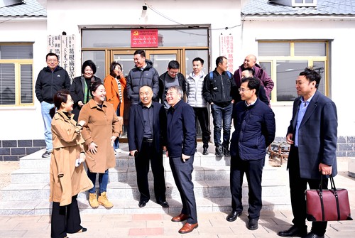 返乡助力  激活乡村振兴新引擎(2009902)-20230327085005