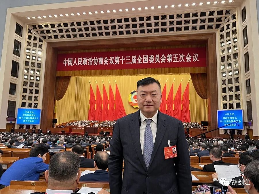 组建中央港澳办 带给港澳新的明天