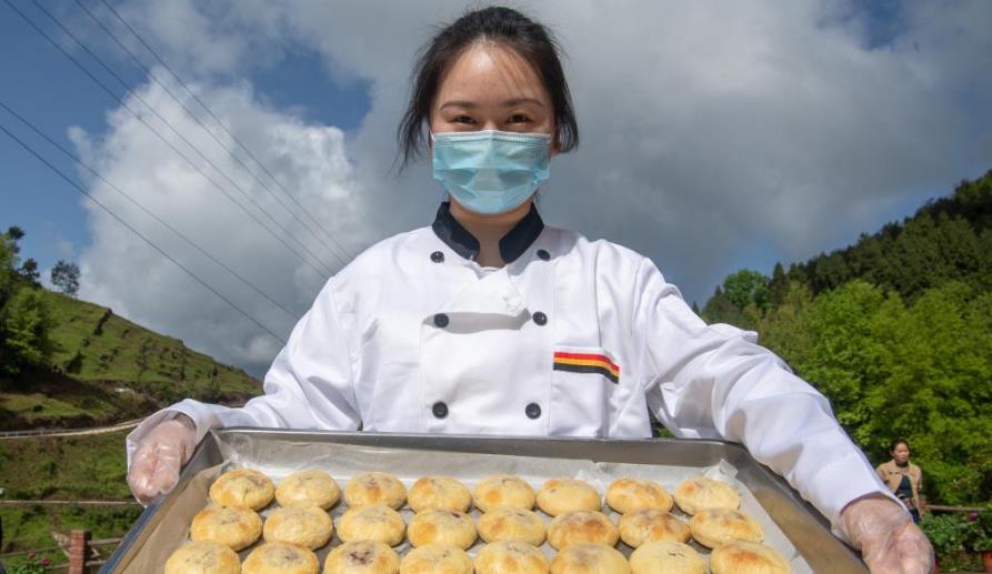 牡丹产业为三峡乡村振兴锦上添花