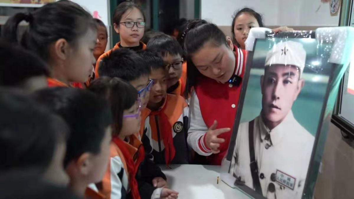 孙嘉怿：“我们追的是最闪亮的‘星星’”