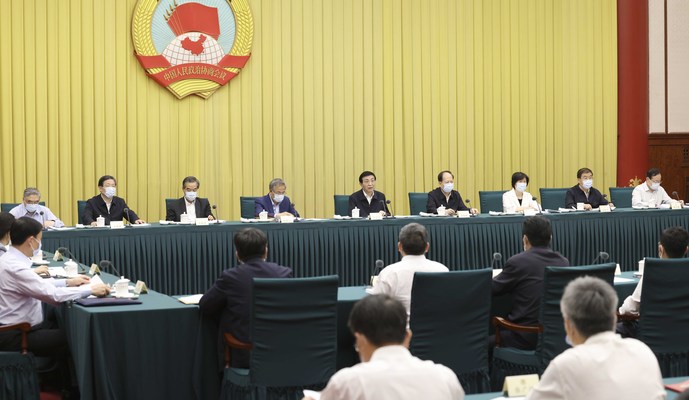 全国政协召开双周协商座谈会 王沪宁主持