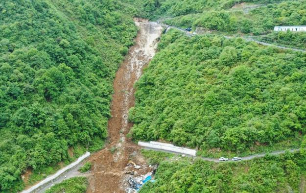 四川乐山金口河发生高位山体垮塌造成19人遇难