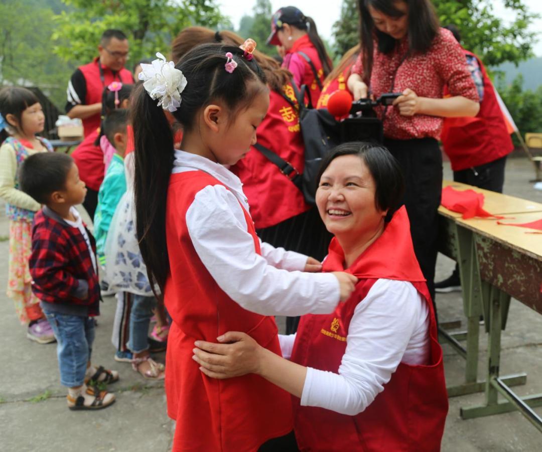 张彦杰：大巴山里的爱心“兔妈妈”