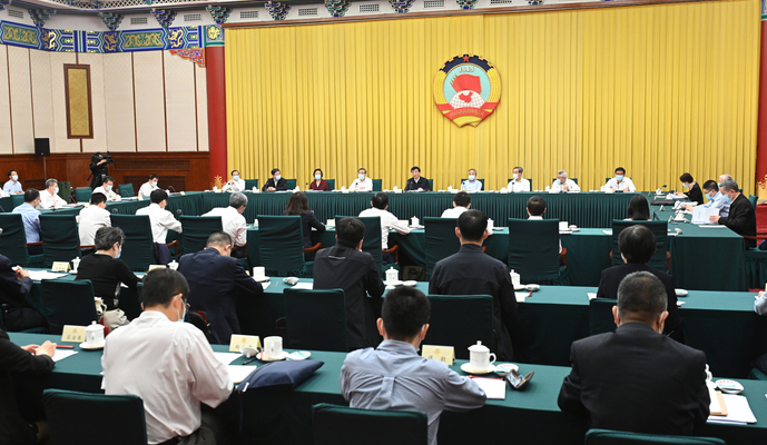 全国政协召开双周协商座谈会 围绕“加强科学普及法治建设”协商议政 王沪宁主持