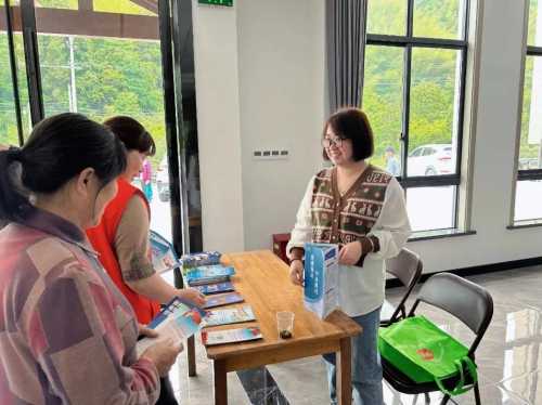 同心助共富 翰墨书华章