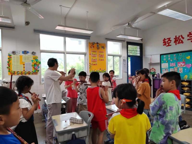 乡贤人才“老带新”文化乡集让生活更有味