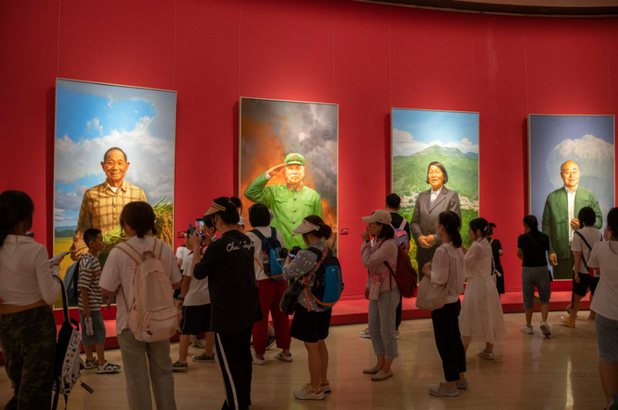 “时代的华彩——山东艺术学院建校65周年美术作品展”在中国美术馆开幕