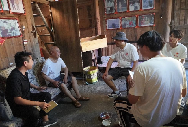 筑梦黄家镇：跟着驻村第一书记体悟红色小镇的发展之路