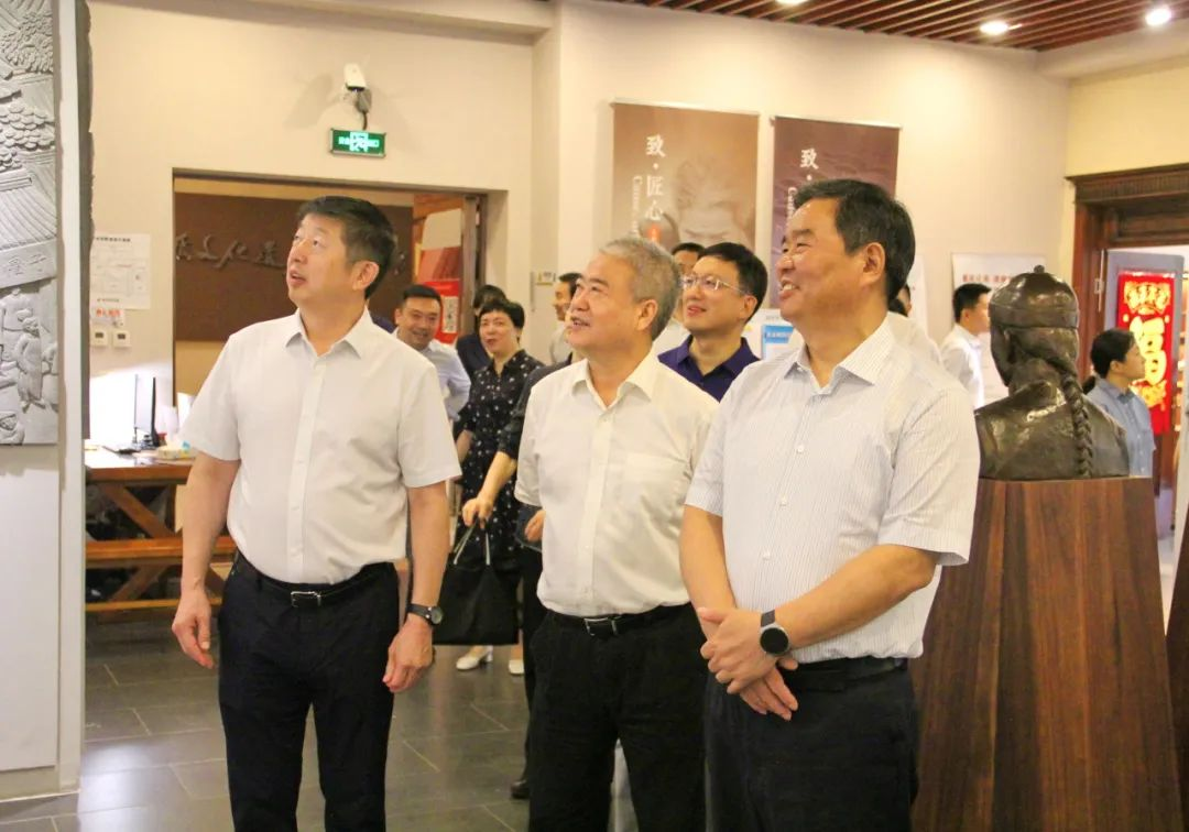 何报翔率队赴天津河南调研民革组织建设