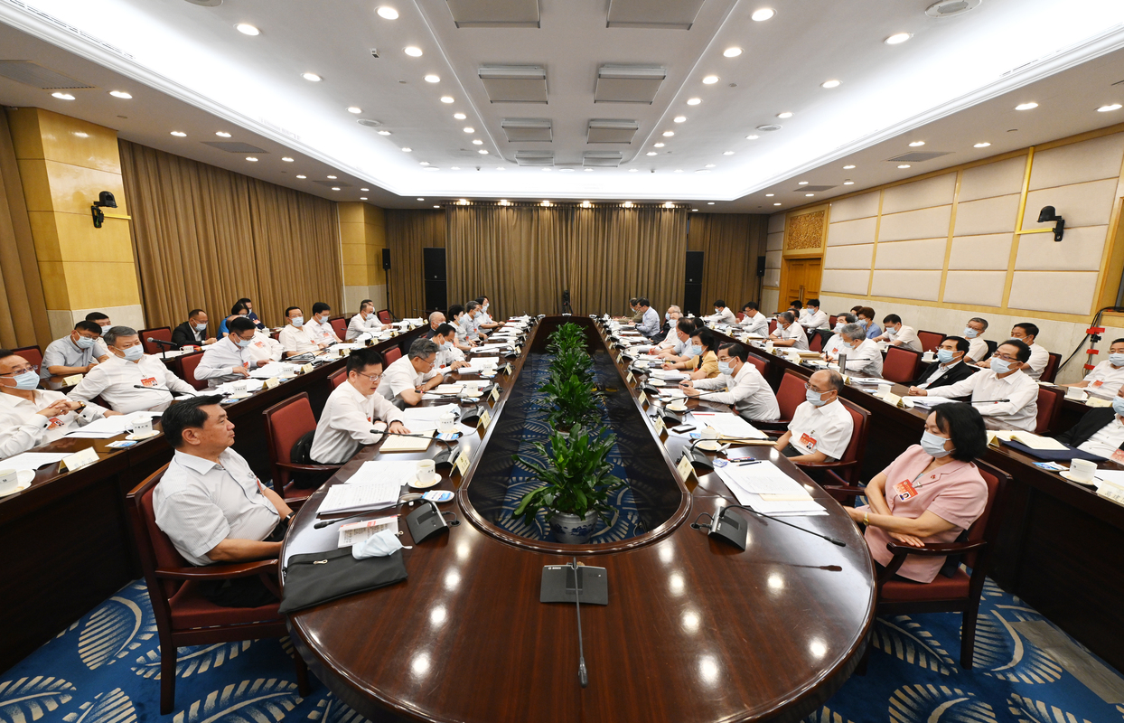 政协第十四届全国委员会常务委员会第三次会议进行专题分组讨论